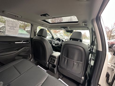 Used 2023 Kia Seltos EX image 18