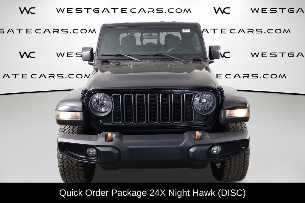 Used 2025 Jeep Gladiator Sport AWD/4WD image 2