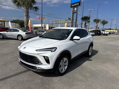 Used 2024 Buick Encore GX Preferred image 3