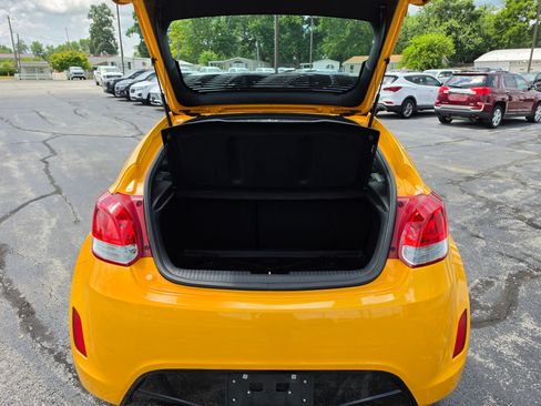 Used 2014 Hyundai Veloster w/ Style Package 02 FWD image 6