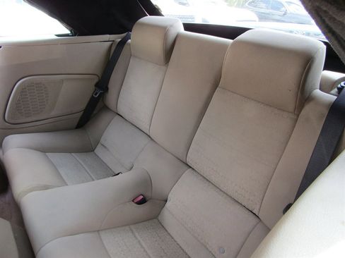 Used 2005 Ford Mustang Convertible RWD image 7
