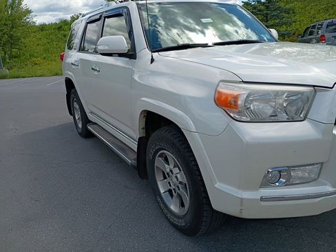 Used 2013 Toyota 4Runner SR5 w/ Premium Pkg AWD/4WD image 8