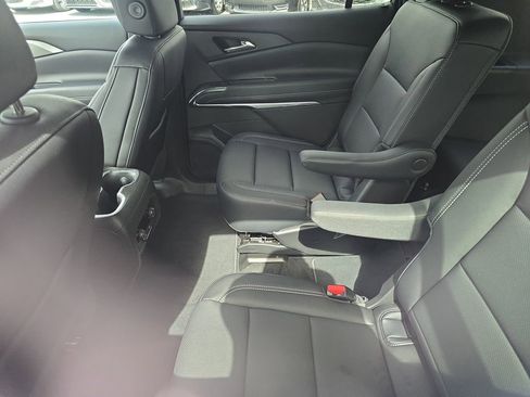 Used 2026 Chevrolet Traverse LT w/ Sun and Wheel Package image 10