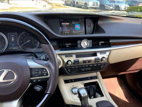 Used 2018 Lexus ES 350 w/ Premier Package image 6