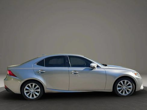Used 2015 Lexus IS 250 RWD image 11