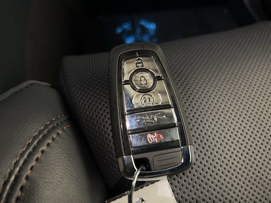 Used 2026 Lincoln Aviator Reserve AWD/4WD image 43