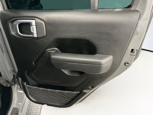 Used 2023 Jeep Wrangler Unlimited Sport image 31