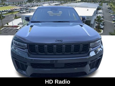 New 2026 Jeep Grand Cherokee Altitude image 9