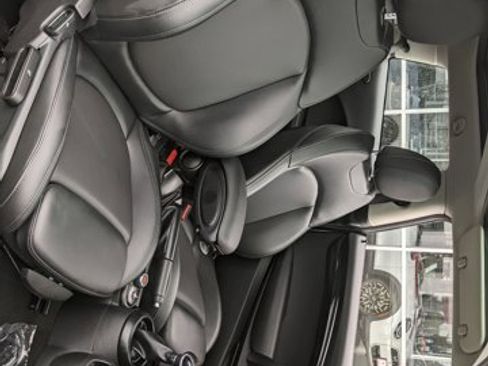 Used 2018 MINI Cooper S image 21
