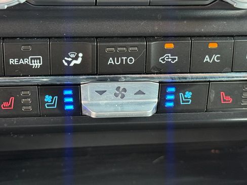 Used 2024 Ford F150 Lariat w/ Equipment Group 502A High AWD/4WD image 35