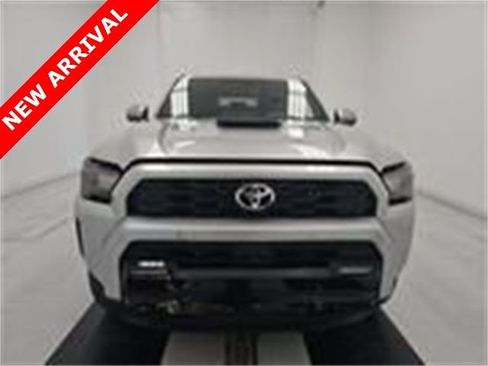 Used 2025 Toyota 4Runner TRD Sport Premium image 2