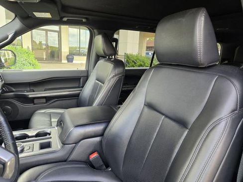 Used 2021 Ford Expedition XLT image 11