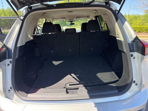 Used 2024 Nissan Rogue S image 11