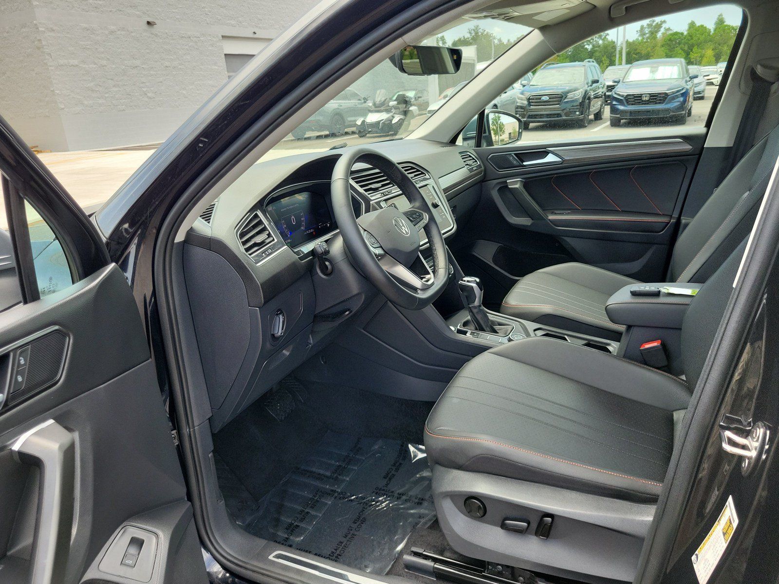 Used 2024 Volkswagen Tiguan Wolfsburg Edition w/ MDO Package, Two-Row AWD/4WD image 15