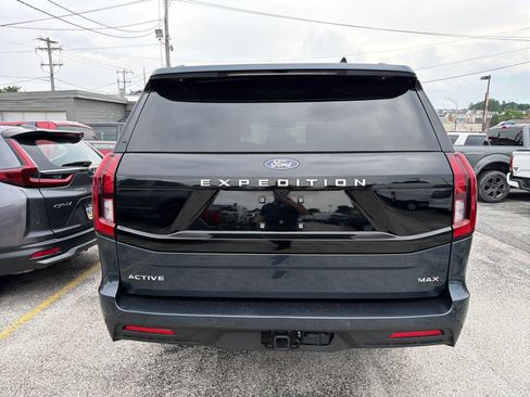 Used 2025 Ford Expedition Max Active AWD/4WD image 5