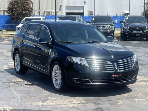 Used 2018 Lincoln MKT AWD w/ Technology Package image 5