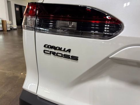 New 2026 Toyota Corolla Cross SE w/ Moonroof Package AWD/4WD image 8