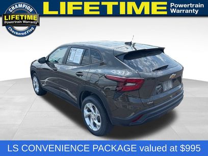 Used 2024 Chevrolet Trax LS w/ LS Convenience Package