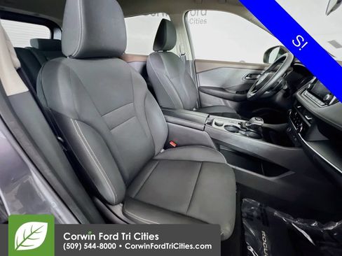 Used 2023 Nissan Rogue S AWD/4WD image 17