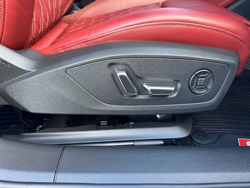 Used 2021 Audi S6 Prestige w/ Prestige Package image 31