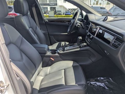 Used 2022 Porsche Macan AWD/4WD image 28
