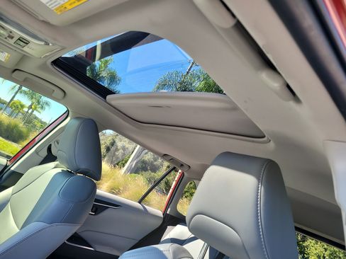 Used 2020 Toyota RAV4 XLE Premium image 23