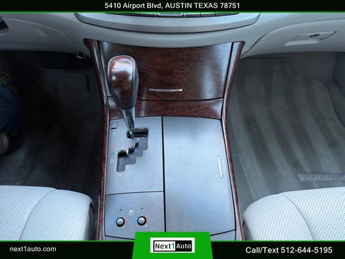 Used 2012 Toyota Avalon Limited image 24