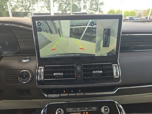 Certified 2022 Lincoln Navigator Black Label AWD/4WD image 38