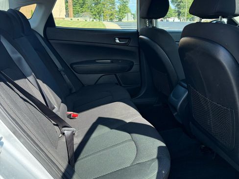 Used 2019 Kia Optima LX image 16