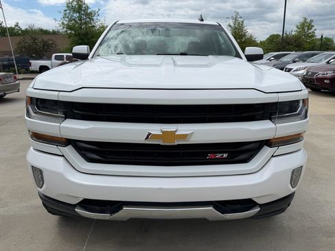 Used 2018 Chevrolet Silverado 1500 LT image 2