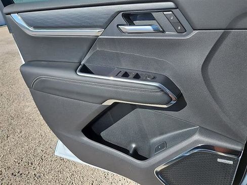 New 2026 GMC Acadia Elevation image 12