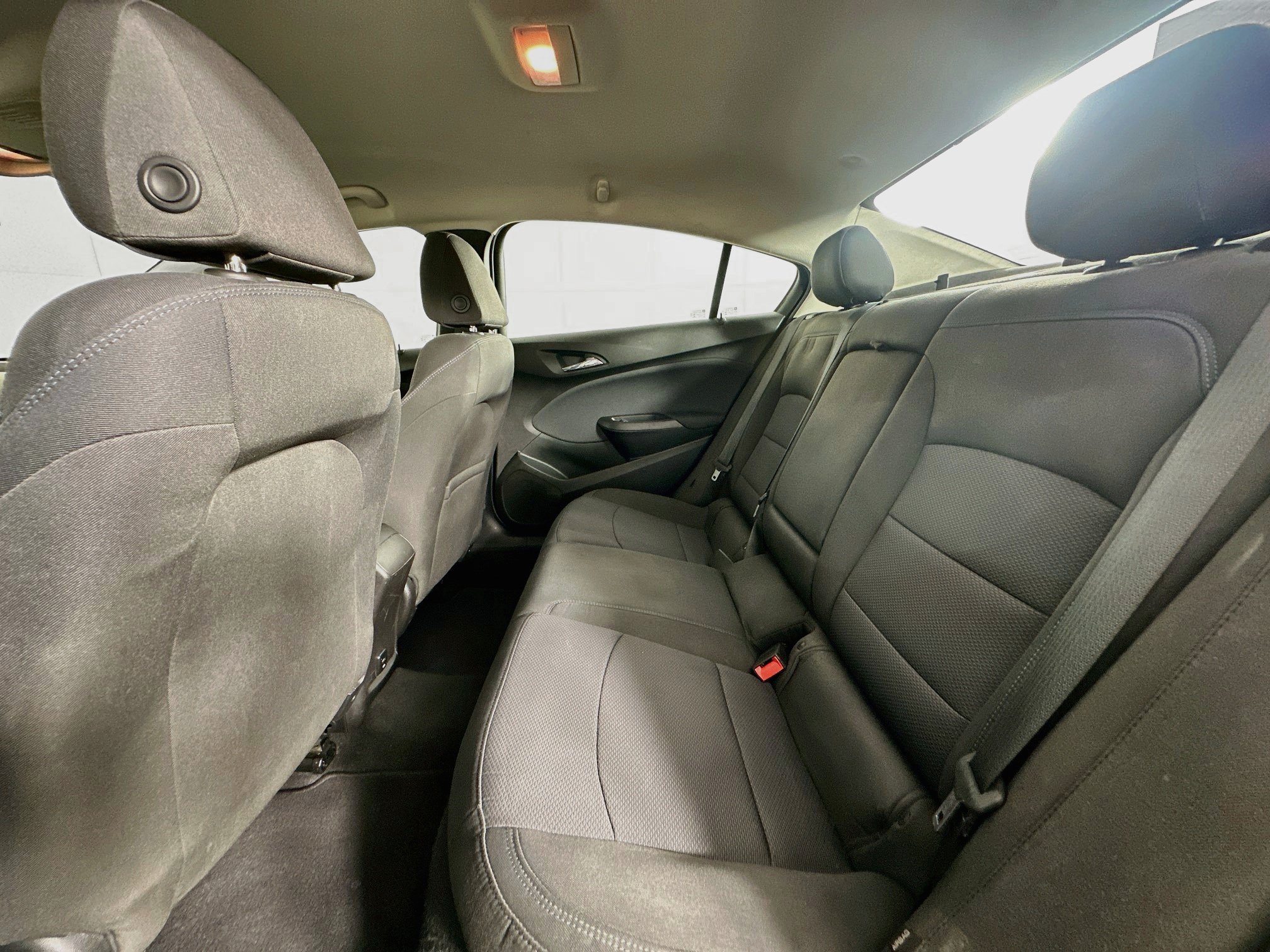 Used 2018 Chevrolet Cruze LT w/ Convenience Package FWD image 26
