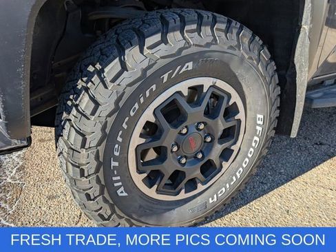 Used 2024 Toyota Tacoma TRD Off-Road image 10