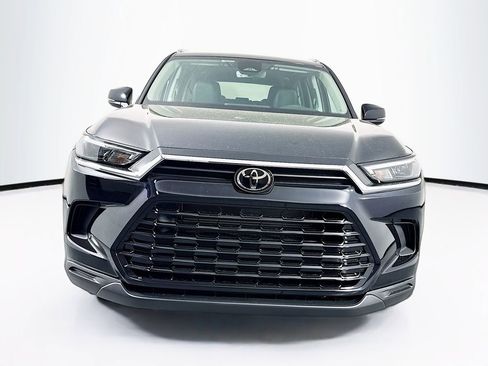 New 2026 Toyota Grand Highlander XLE image 2