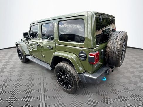 Used 2022 Jeep Wrangler Unlimited Sahara AWD/4WD image 8