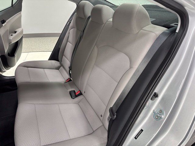 Used 2019 Hyundai Elantra SE FWD image 23