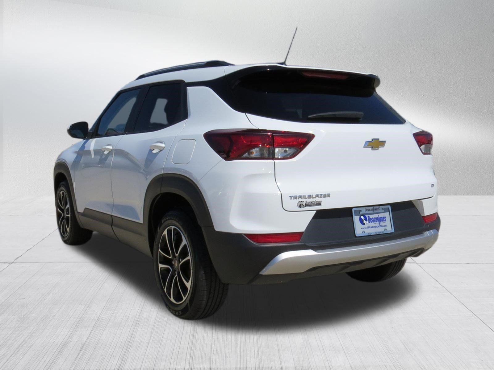 Used 2025 Chevrolet TrailBlazer LT FWD image 5