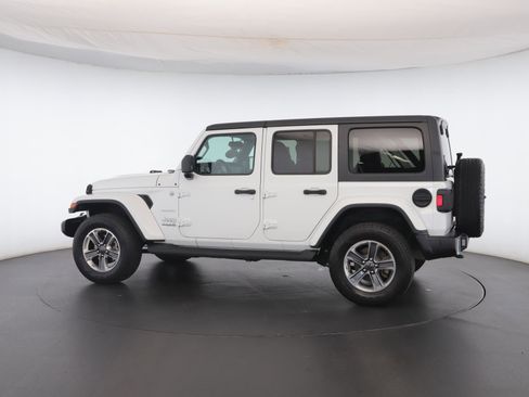 Certified 2021 Jeep Wrangler Unlimited Sahara w/ Cold Weather Group image 19