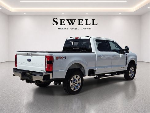 Used 2025 Ford F250 Lariat w/ Chrome Package AWD/4WD image 4