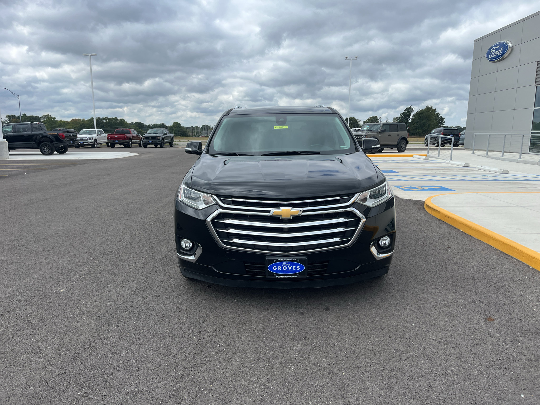 Used 2019 Chevrolet Traverse High Country w/ LPO, Floor Liner Package AWD/4WD image 2