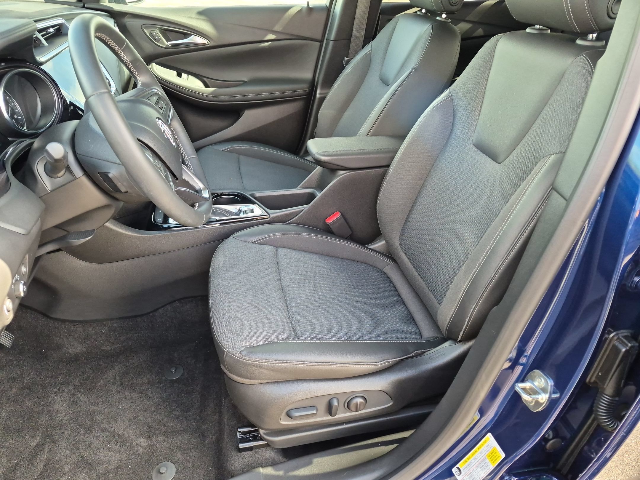Certified 2023 Buick Encore GX Preferred w/ Cold Weather Comfort Package FWD image 18