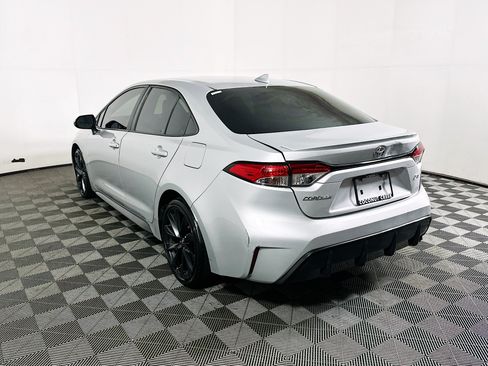Used 2024 Toyota Corolla SE FWD image 5