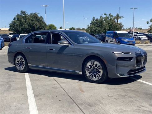 New 2025 BMW i7 xDrive60 image 4