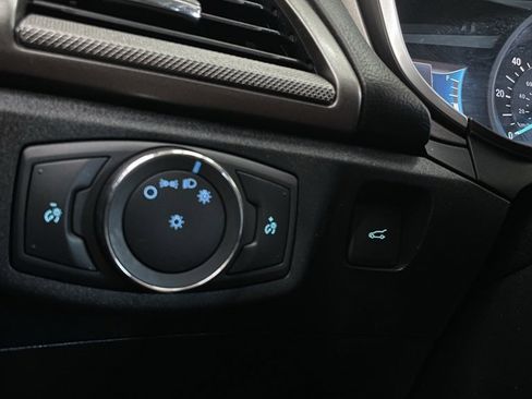 Used 2019 Ford Fusion SE image 23