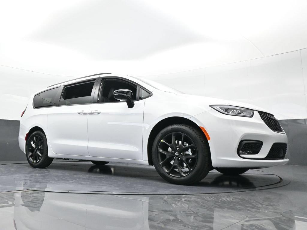 New 2026 Chrysler Pacifica Select w/ S Appearance Package FWD image 61