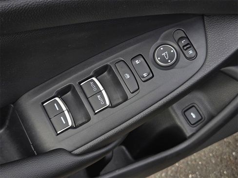 Used 2019 Honda Accord Sport image 11