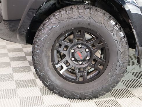 Used 2021 Toyota 4Runner Venture w/ Moonroof Package image 20