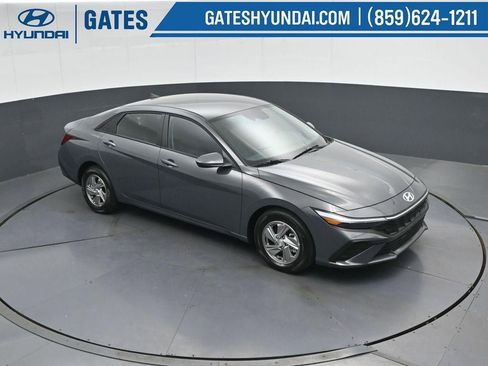 New 2026 Hyundai Elantra SE FWD image 44