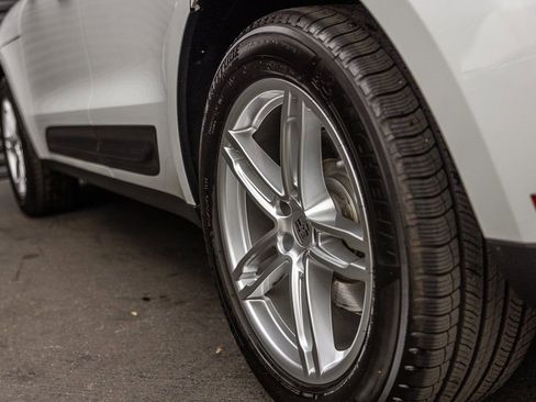 Certified 2025 Porsche Macan image 22