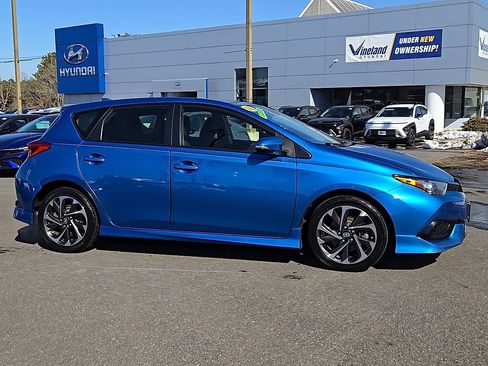 Used 2016 Scion iM Base image 2